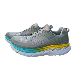 Hoka One women’s size 9D Clifton shoes